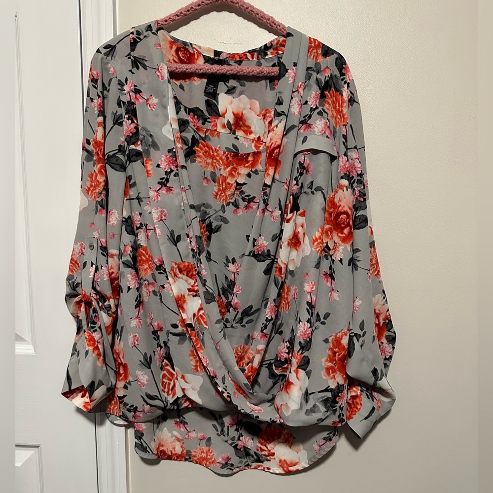 Beautiful Alfani women’s shirt.